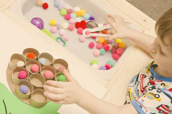 بازی های جالب در خانه بدون وسایل 3